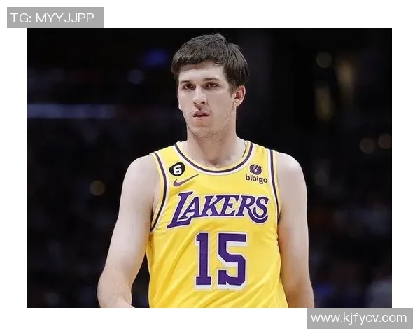 德阿隆福克斯的崛起之路：从新秀到NBA明星的蜕变与挑战