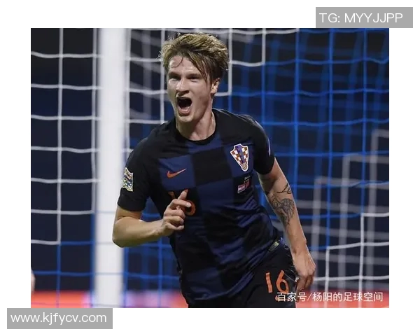 科治与赫尔辛格的较量：一场足球战术与团队精神的巅峰对决