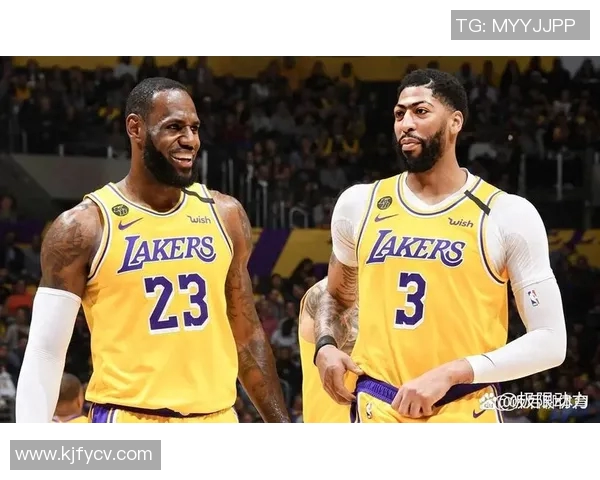 詹姆斯领衔湖人对决精彩赛事回顾与分析 詹姆斯领衔湖人对决精彩赛事回顾与分析