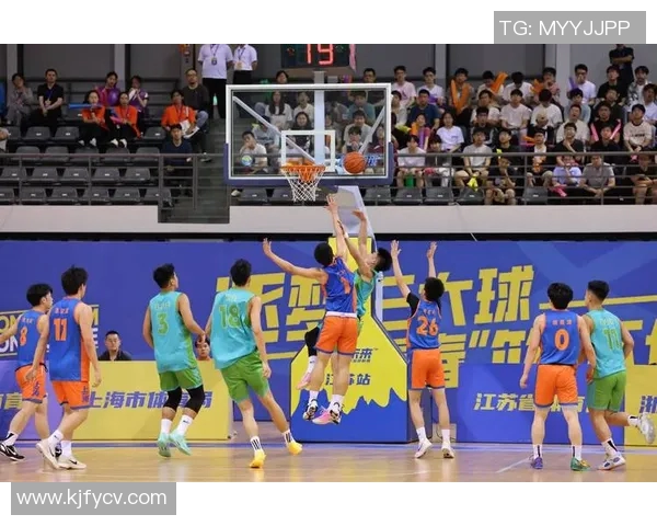 风暴与狂热女篮激战正酣比分胶着精彩瞬间回顾 风暴与狂热女篮激战正酣比分胶着精彩瞬间回顾